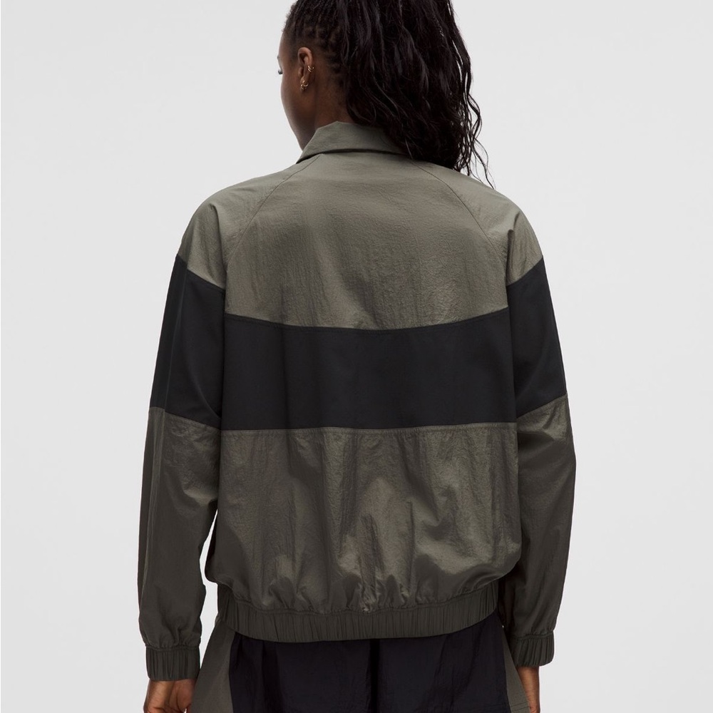 Lululemon Athletica Nylon Collard Jacket Olive and Black - Picture 2 of 9